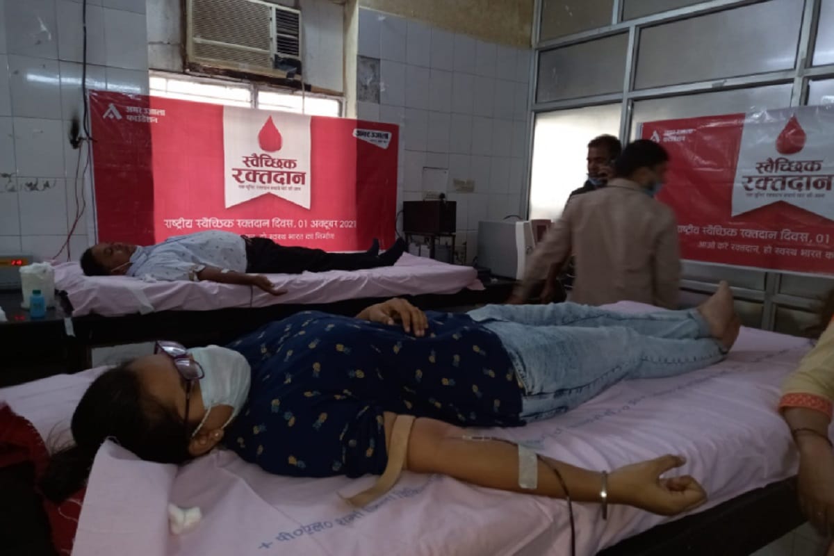 Blood Donation in Meerut: People are donating blood at Amar Ujala camps at today