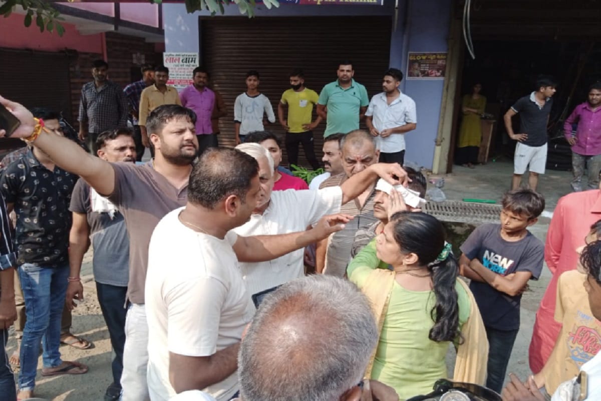 UP News: Driver of Additional Magistrate attacked a businessman in Shamli