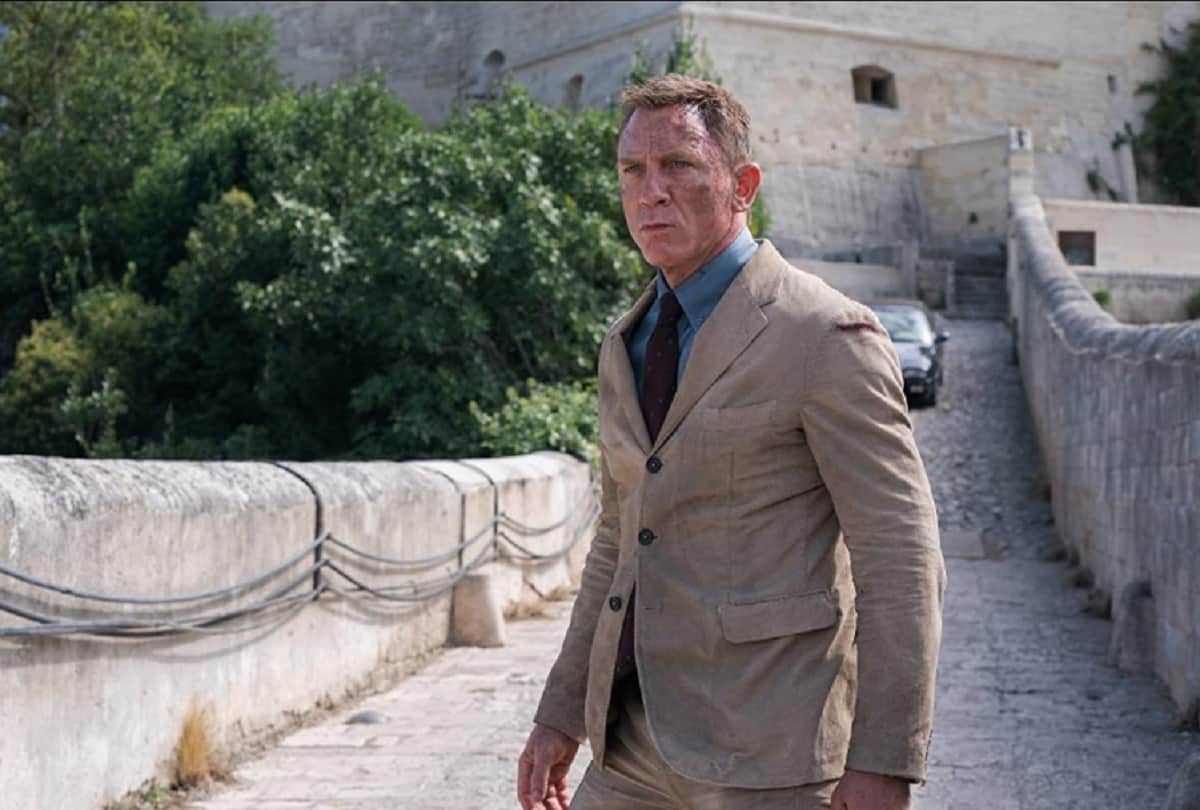 James Bond Actor Daniel Craig gets British honour meant for real life spies
