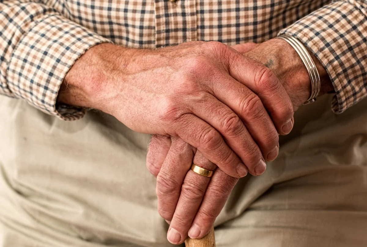 health issues after 50 in hindi, bacterial pneumonia and orthoritis in older adults