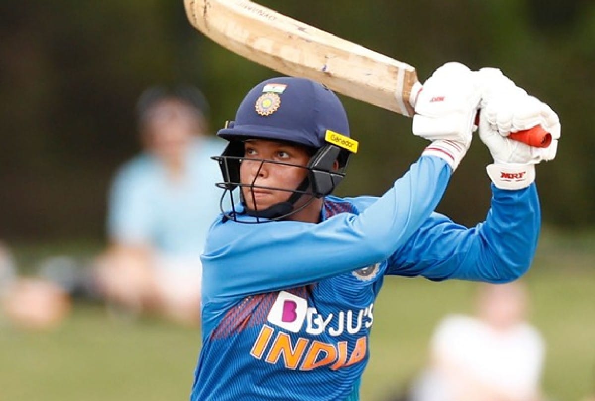 18 years old Richa gosh signed contract with hobart hurricanes, seventh indian to play in Wbbl
