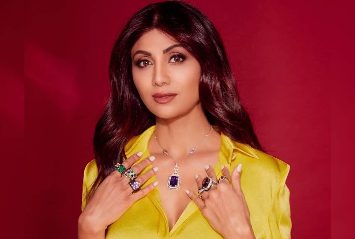 These Five Accessories With Ethnic Dress gives Perfect Traditional Look