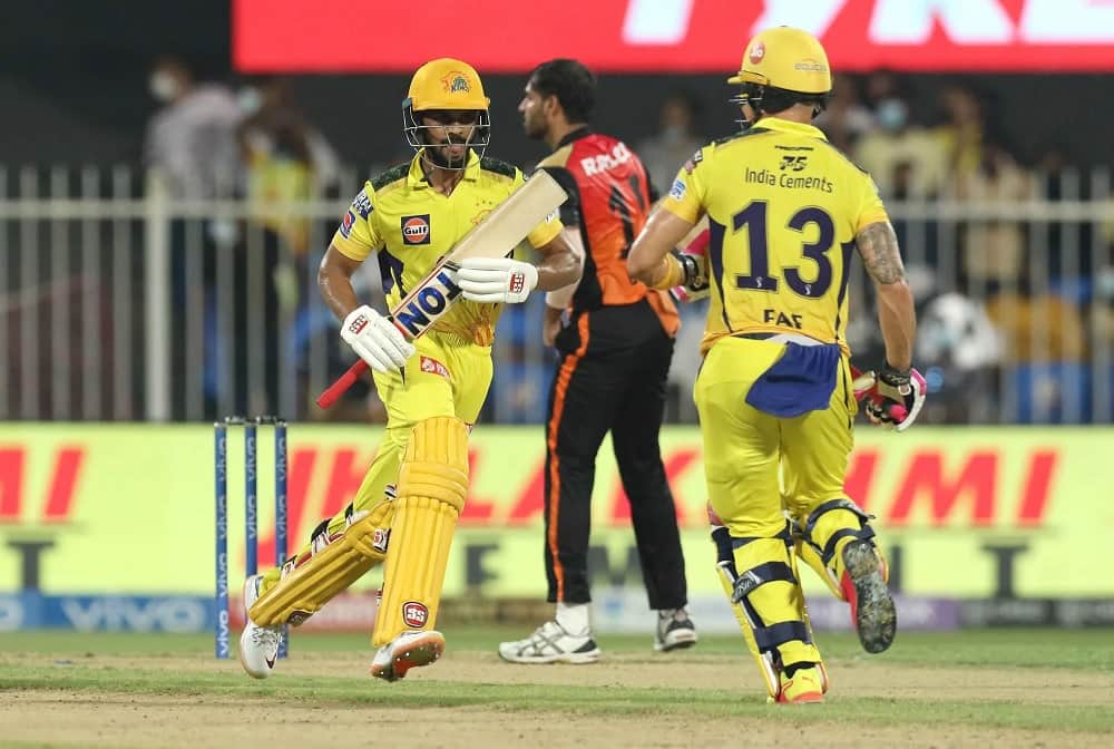 CSK vs SRH, IPL 2021: Chennai Super Kings VS SUNRISERS HYDERABAD Match Pics,Dhoni finishes off in style, sakshi dhoni reaction