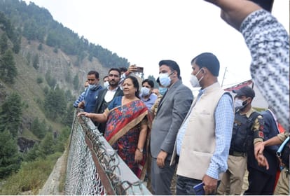 केंद्रीय कपड़ा और रेल राज्य मंत्री दर्शना विक्रम जरदोश