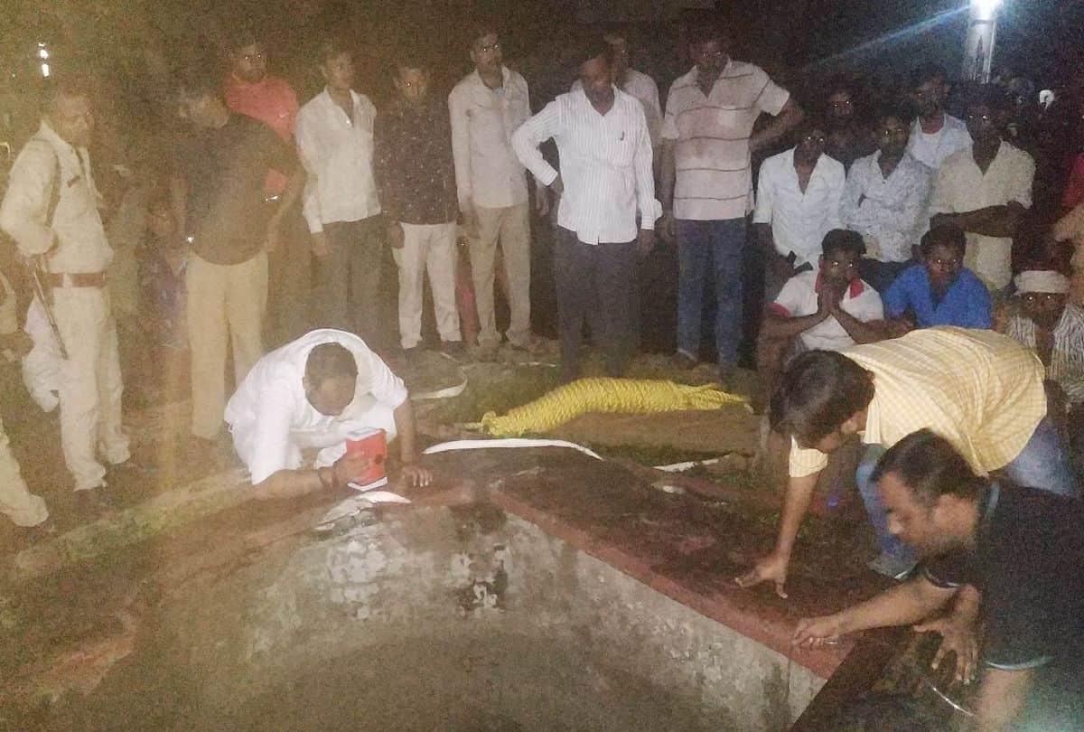 two men died after falling into well in samaremau village of agra