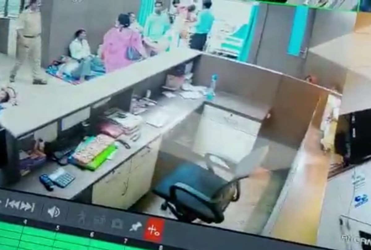 Police returned Manish from Mansi Hospital after ten minutes in Gorakhpur