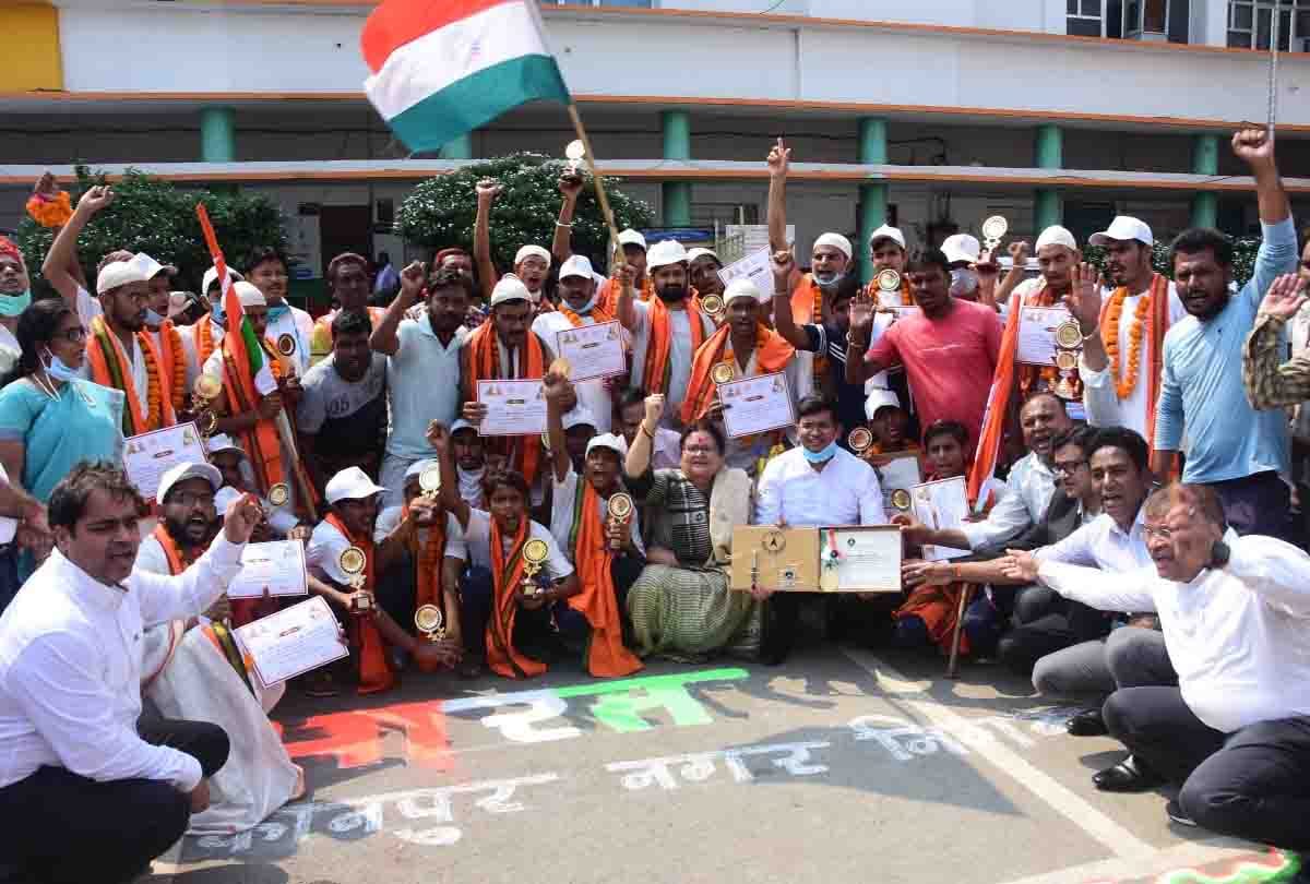 Kanpur: Nagar Nigam made a record of continuous cleaning for 170 hours