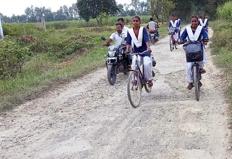 Problems increased due to dilapidated road going from Basahi to Sampurnanagar