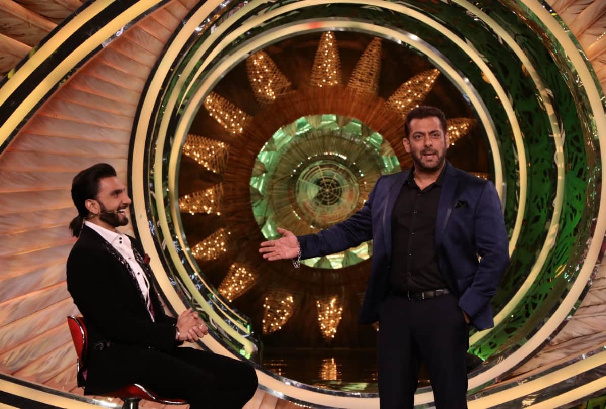 bigg boss 15 grand premier host salman khan and ranveer singh's fun banter at the premier night