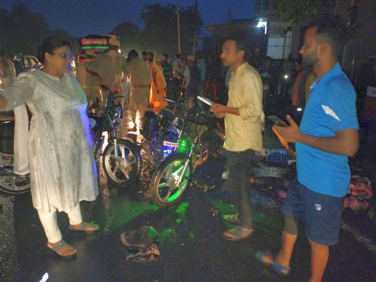 Uncontrolled truck collides with two bikes, six people injured