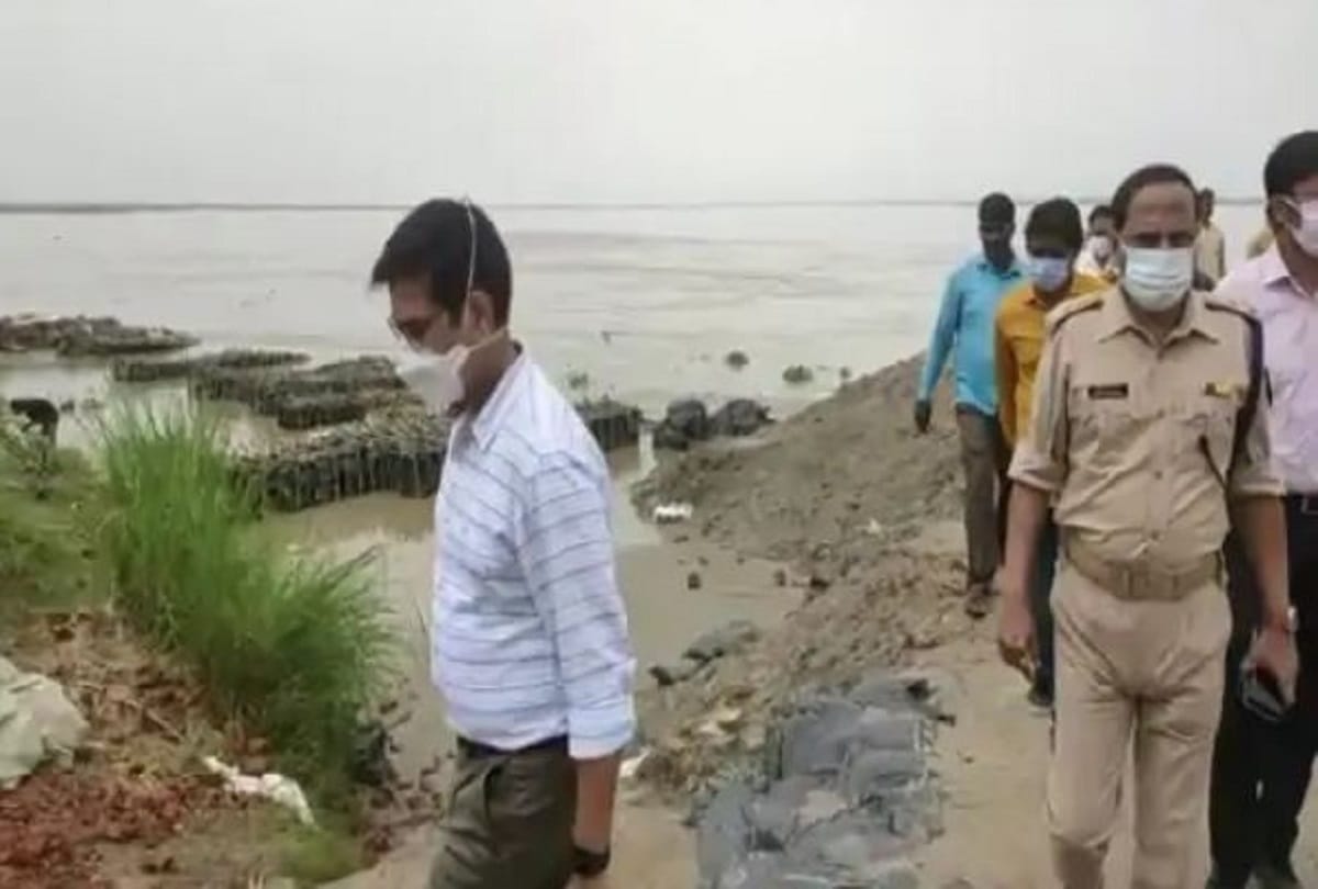 Rain became disaster in Azamgarh  DM rajesh kumar acquired six marriage halls to make relief camps