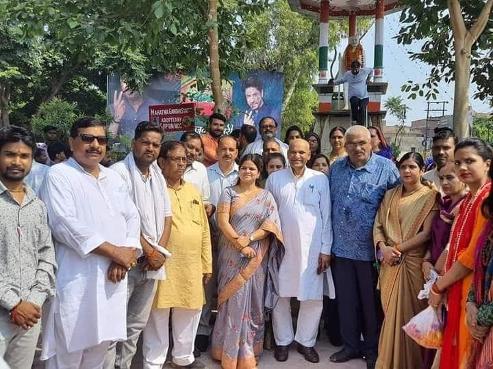 Resolve to adopt the ideals of Gandhiji-Shastri