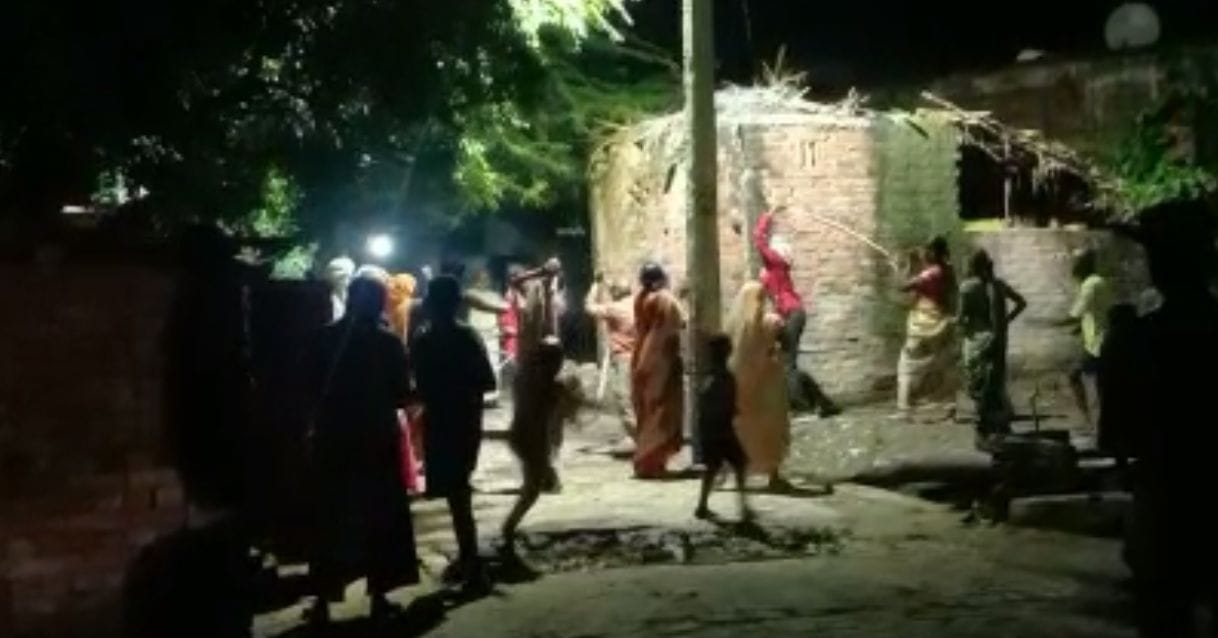 fathepur news,Beaten with sticks for opposing abusing, video viral