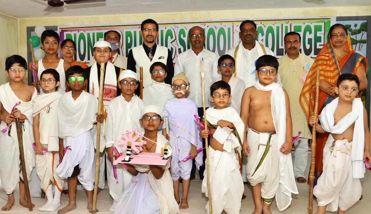 Gandhi and Shastri's birth anniversary celebrated with pomp