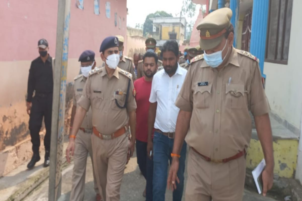 man injured girl in one sided love in bijnor then suicide himself by shooting himself