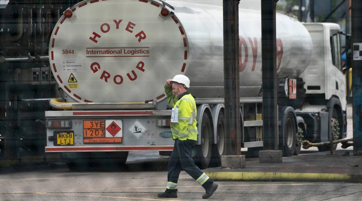 british government decides to send 200 military oil tankers to ease the fuel shortage in the country