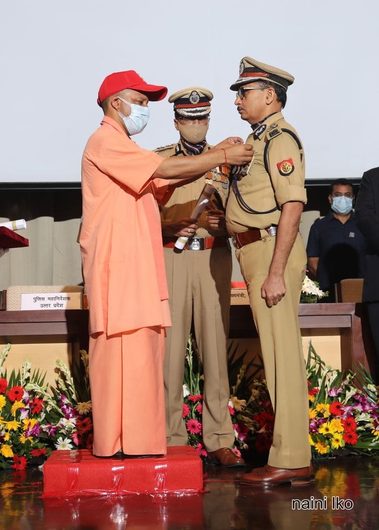 CM Yogi honored ADG Zone Varanasi with Police Medal of Excellence