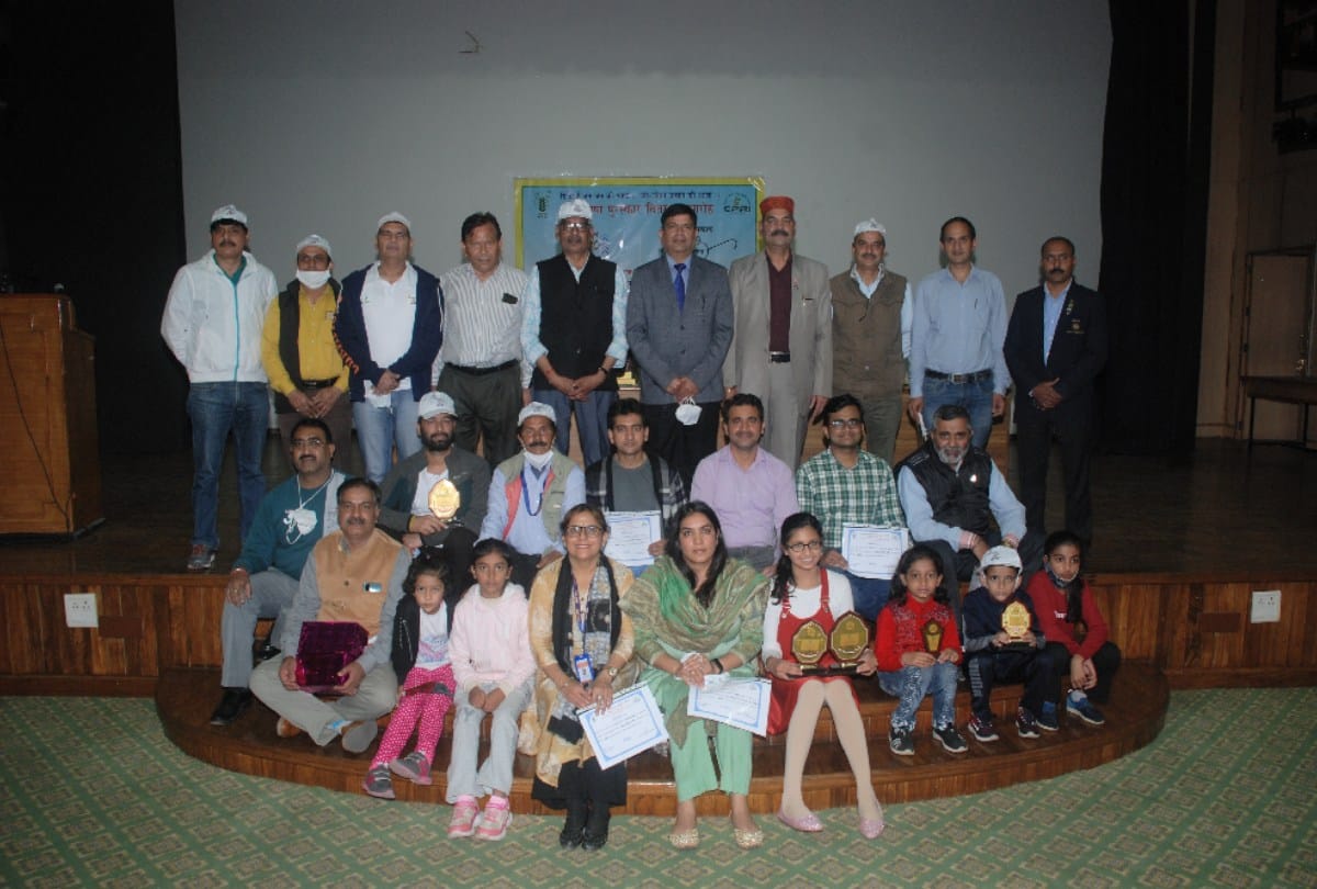 Vinod got first prize in article writing competition