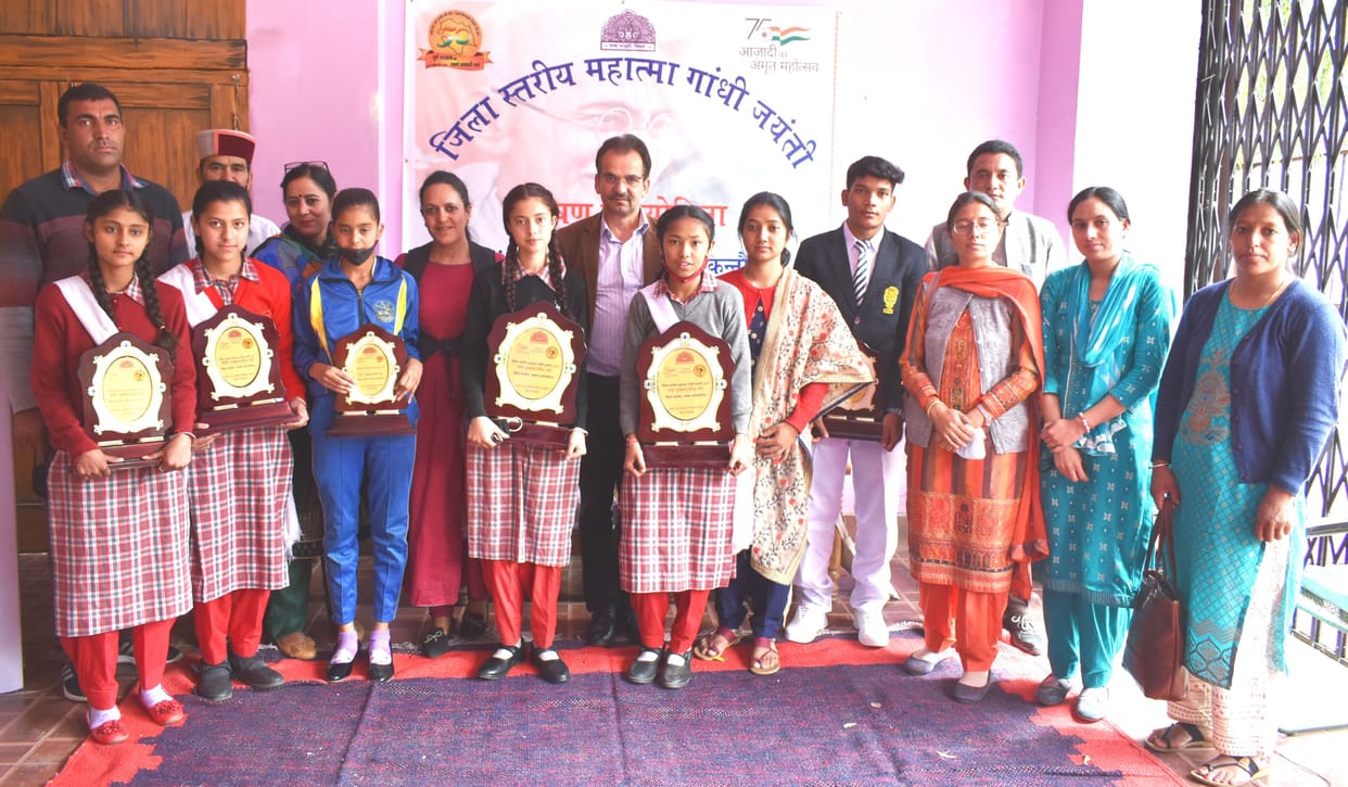 nancy and varsha win declamation turnament in reckanpeo