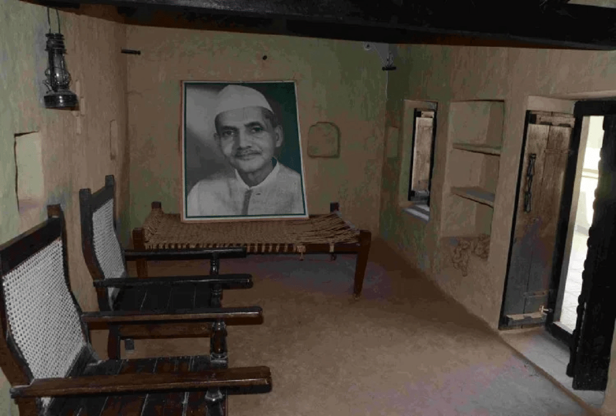 Lal bahadur Shastri ji came to varanasi only once after becoming Prime Minister his house tells story of clean and honest politics