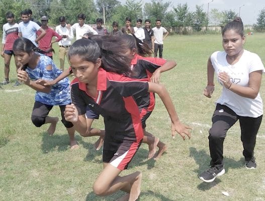 Ganesha on foot, Deepak tops in sprinting