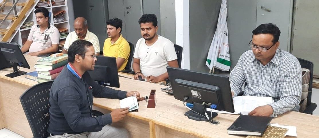 kolejon mein opan kaunsaling ke tahat daakhile jaaree