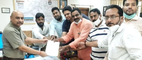 Traders upset due to slow pace of overbridge construction at Hulasnagra