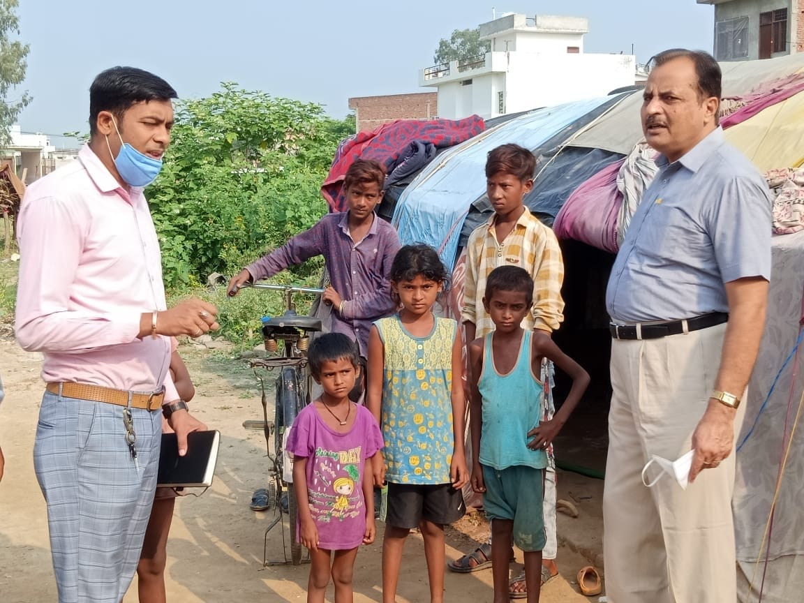 AD Basic arrived in the slum, got the children enrolled