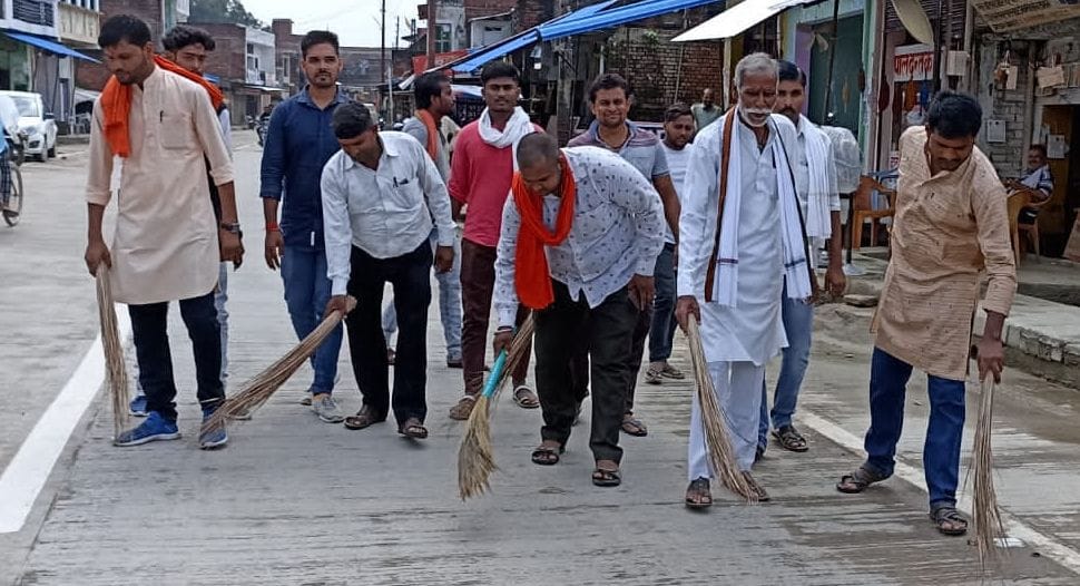 fathepur news,BJP's brooms walked on a clean road