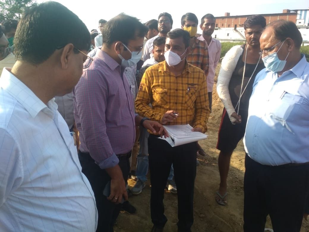 Hathras: DM took stock of the works of MNREGA