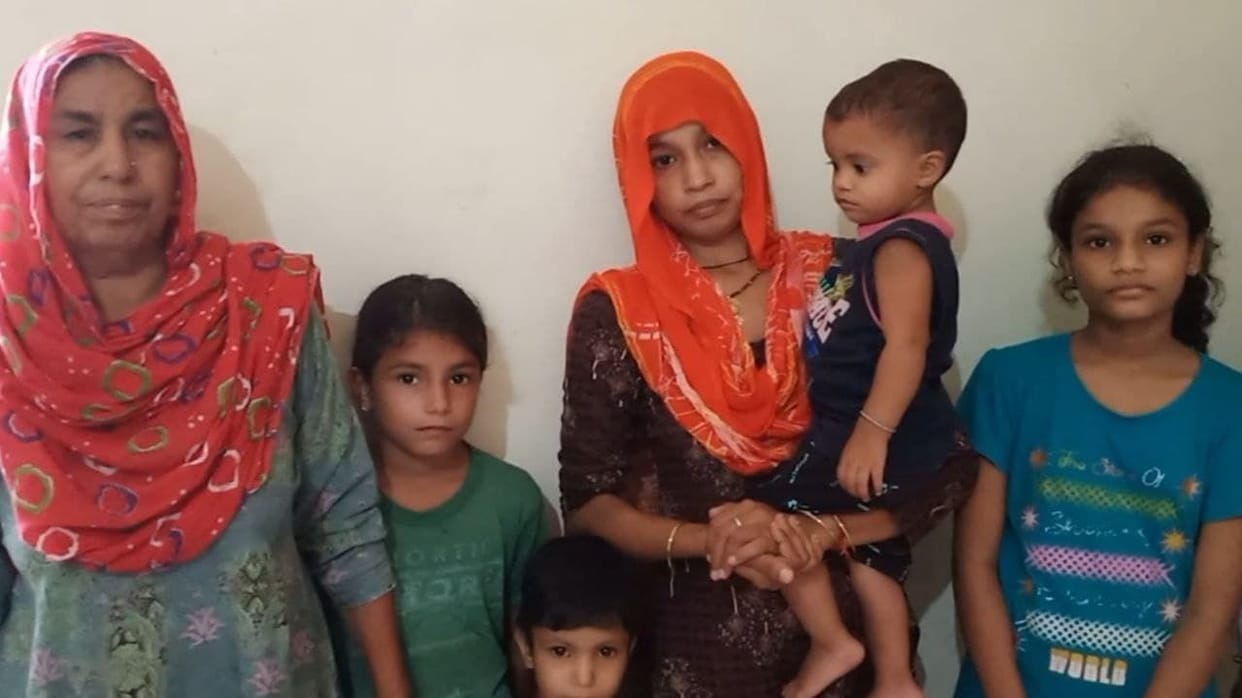 It is difficult for the widow to feed four girls and elderly parents