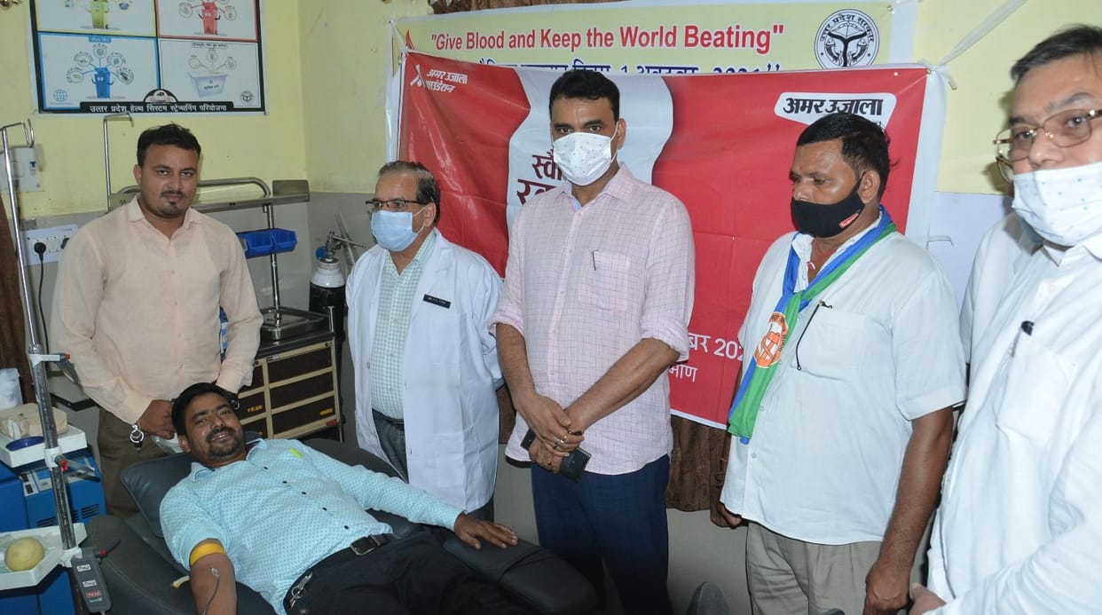 Amar Ujala Foundation's blood donation camp: 61 blood donors became Mahadani
