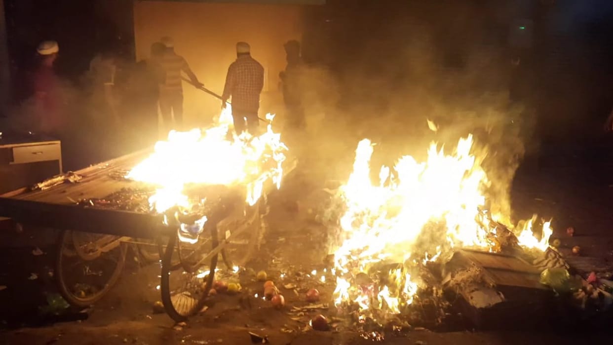 Fire caused by burning flame in fruit shop, Yamunanagar