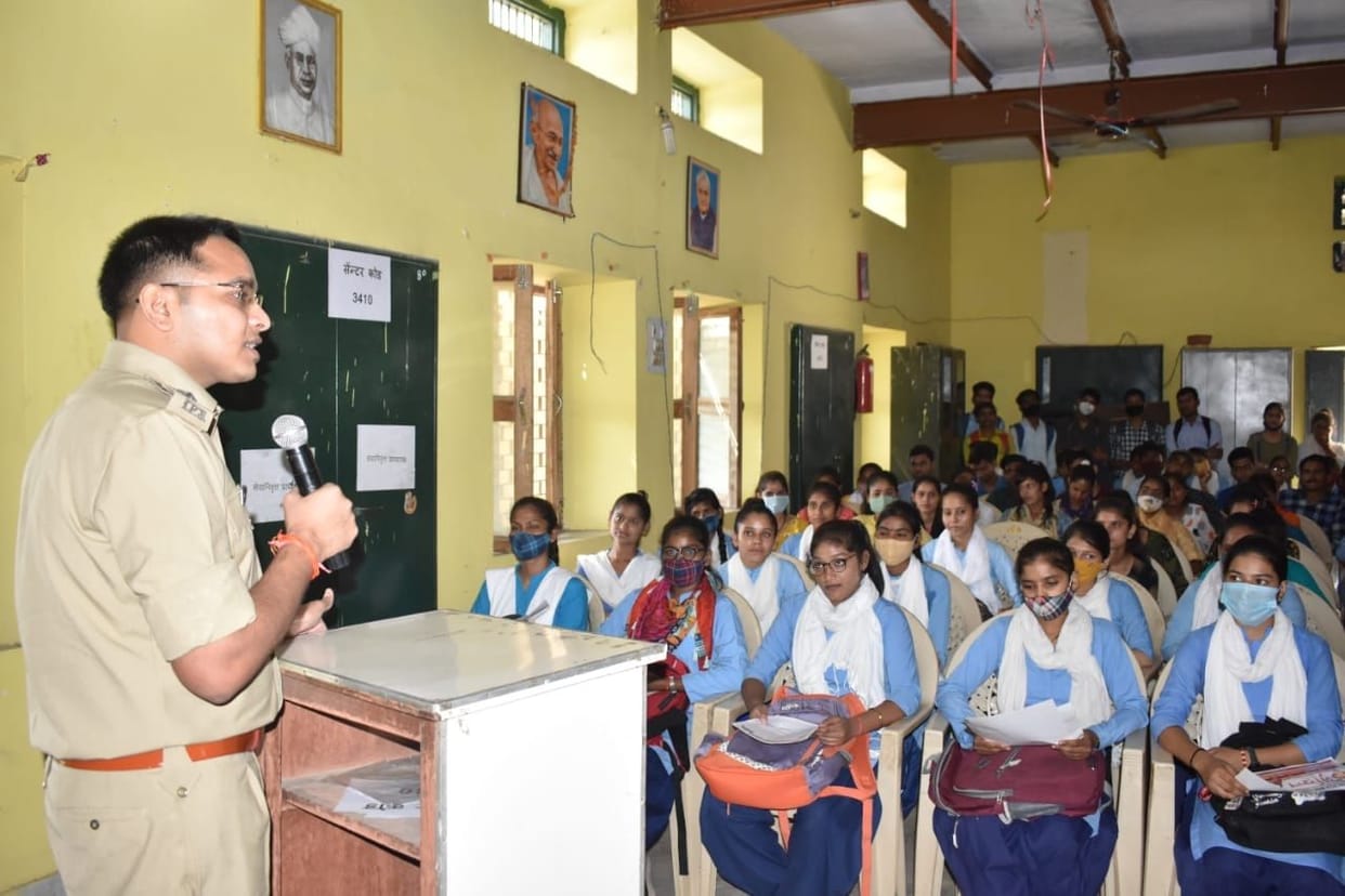 Hathras: On the possibility of crime, give information to the police without hesitation: SP