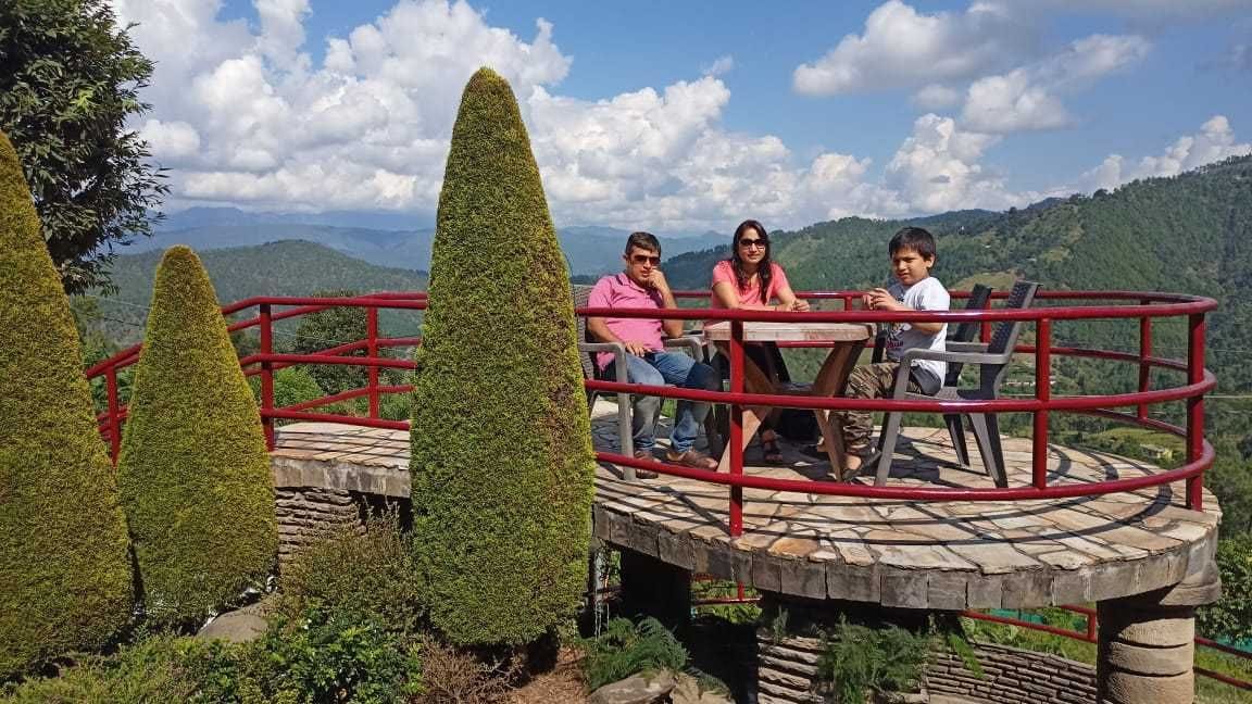 Tourists Gatherd in Kausani