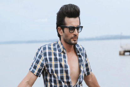 Bigg Boss 15: Salman Khan made a grand entry while dancing on Jungle Hai Midnight Hai Jai Bhanushali became the first member of the show