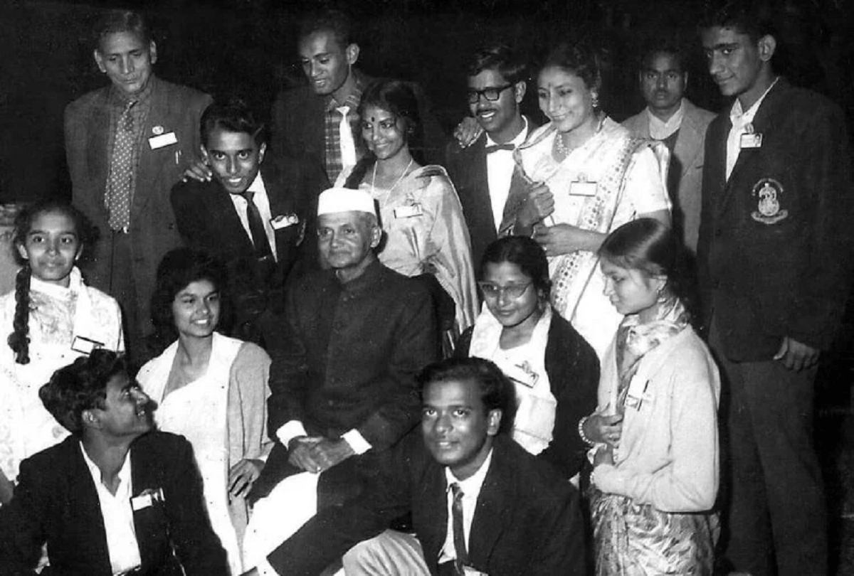 Lal Bahadur Shastri Jayanti special story second prime minister of india Love simplicity mark personality on  world wide