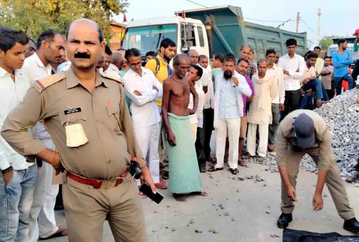 UP: One dead, nine injured after truck rammed an auto full of devotees in Hamirpur