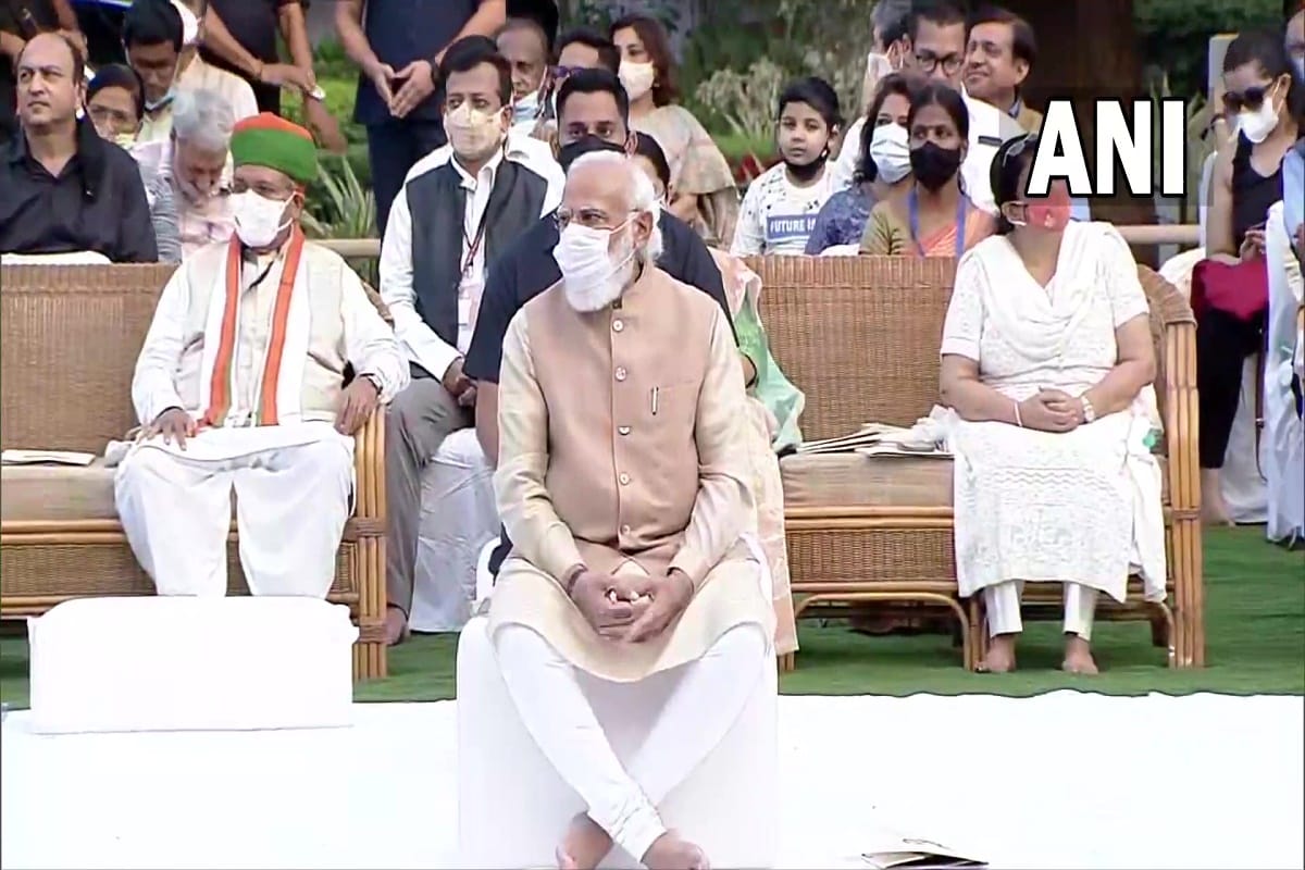 Mahatma Gandhi Jayanti:  Prime Minister Modi and Sonia Gandhi extends tribute to Mahatma Gandhi and former PM Lal Bahadur Shastri