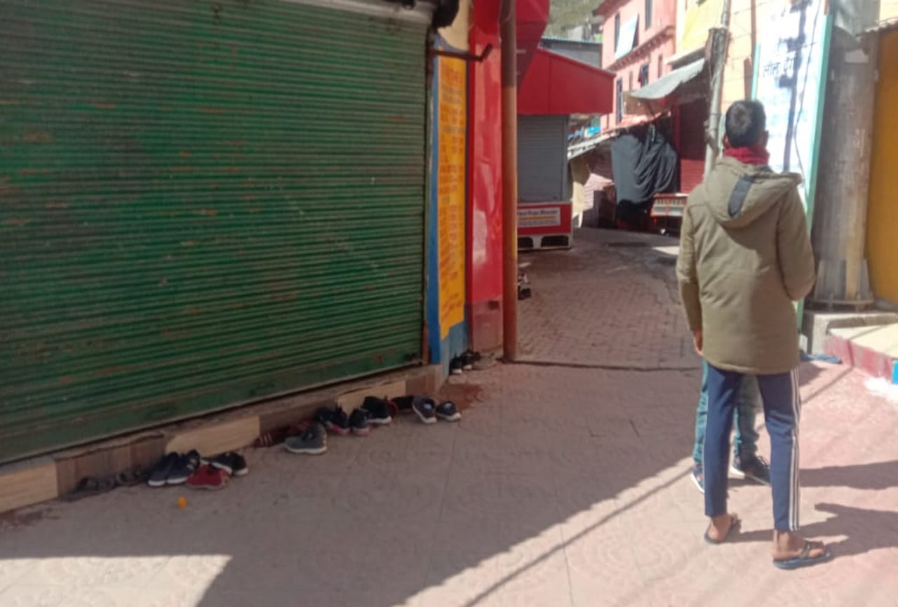 uttarakhand char dham yatra update: Badrinath market will closed today, protest against e-pass, see photos