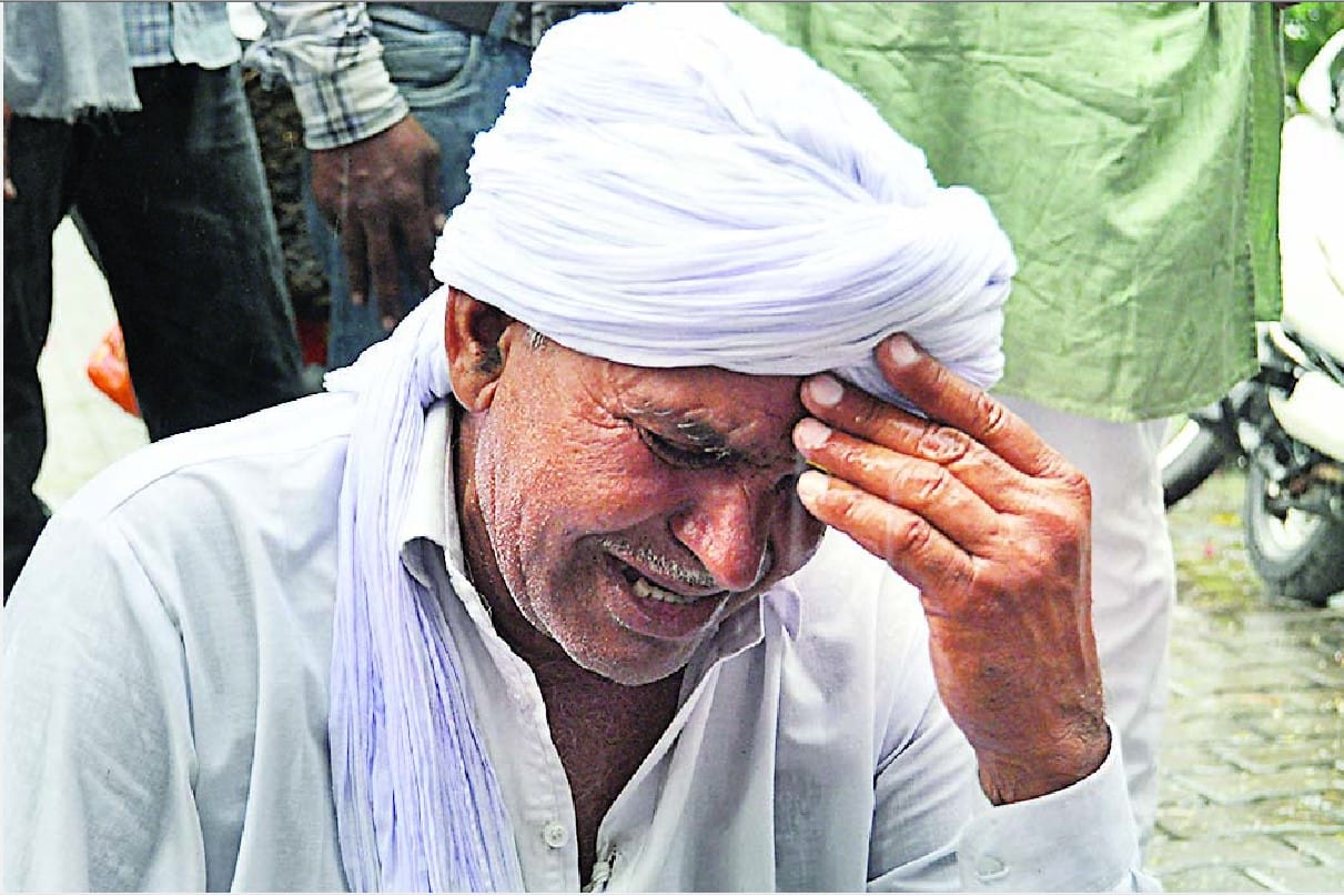Sad faces, helpless eyes, tongue cursing the government's decision...