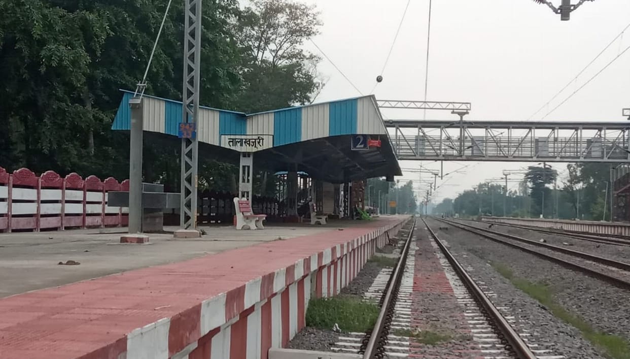 Station equipped with facilities, not a single train stop
