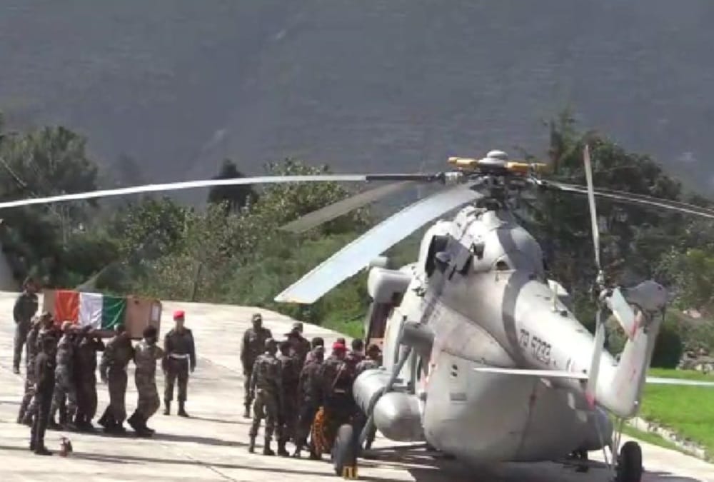 Uttarakhand Avalanche News: Indian Navy four Mountaineers Officers Dead body sent to Head Quarter photos