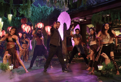 Bigg Boss 15: Contestants clash in front of Salman Khan at the premiere of the show Umar Riaz and Ishaan Sehgal argue