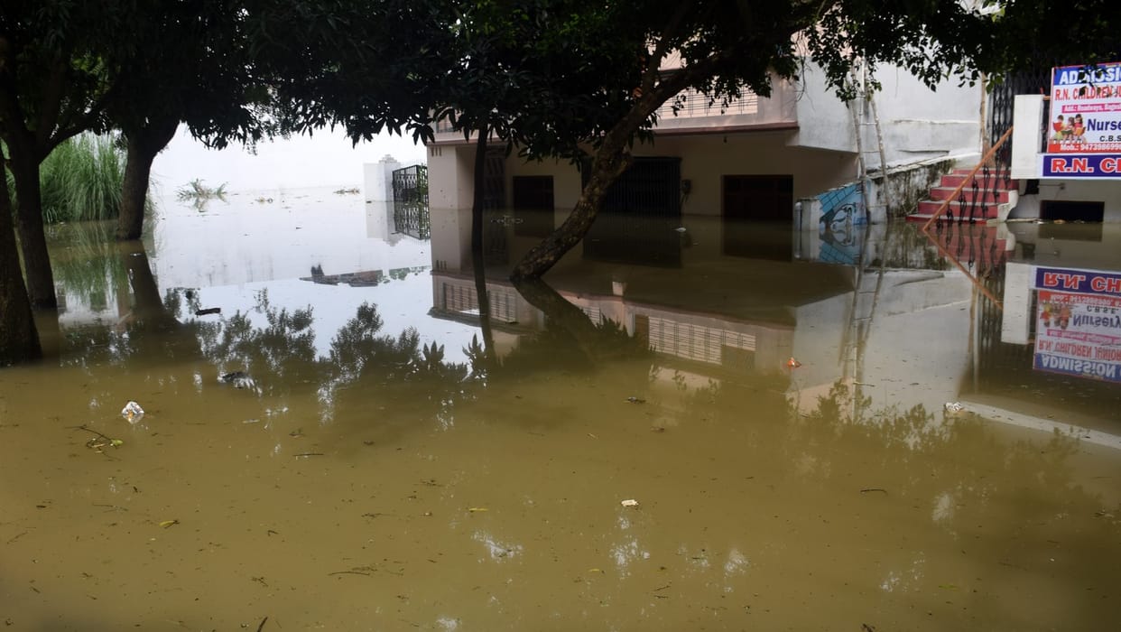 Rain became an obstacle in the administrative exercise, then it rained heavily
