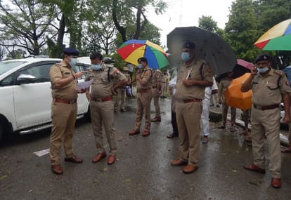 Rain water in ballia jail emptied in 48 hours 600 prisoners Azamgarh and 339 prisoners shifted to Ambedkar Nagar Jail