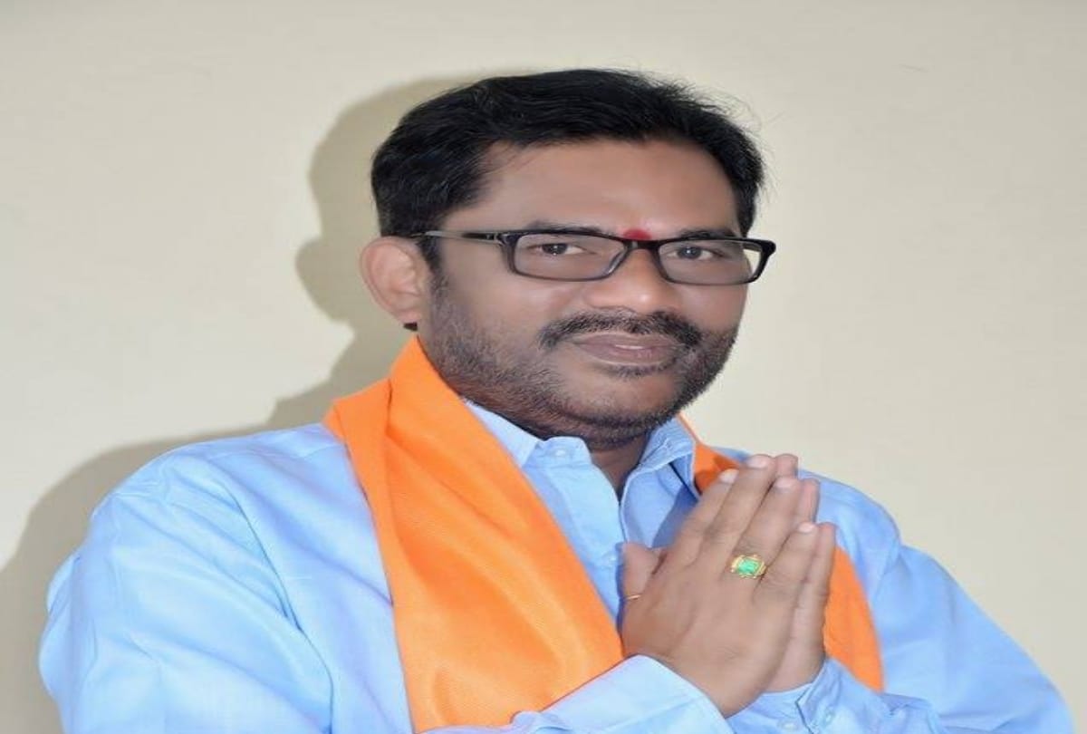 Maharashtra: Ex- Shiv Sena MLA Subhash Sabne to contest assembly bypoll on BJP ticket