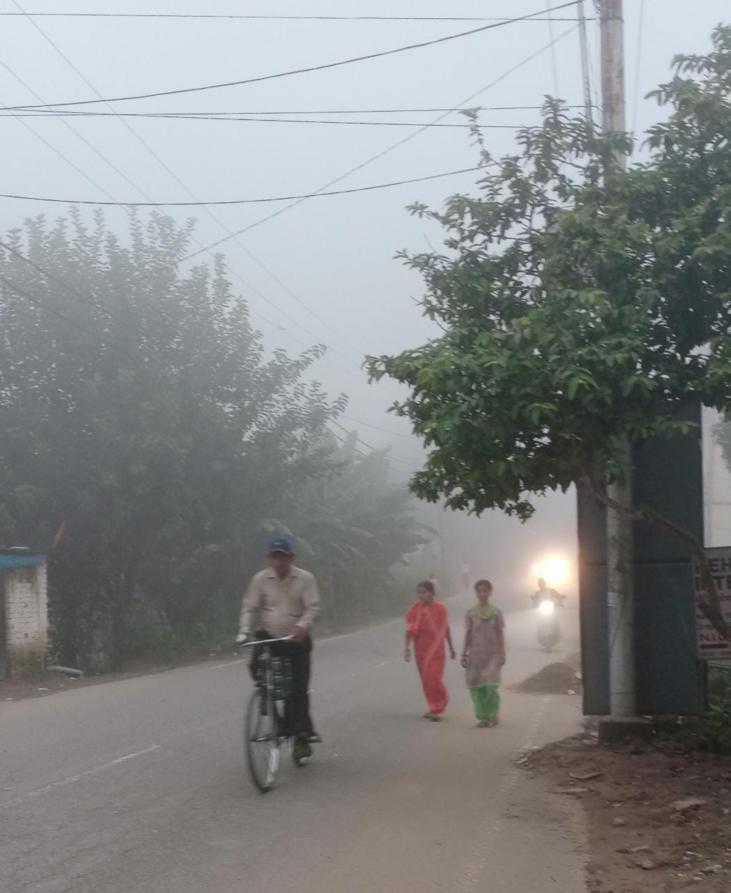 Uttarakhand Weather Forecast Update Today: Morning started with dense fog in Dehradun, rain alert in some areas