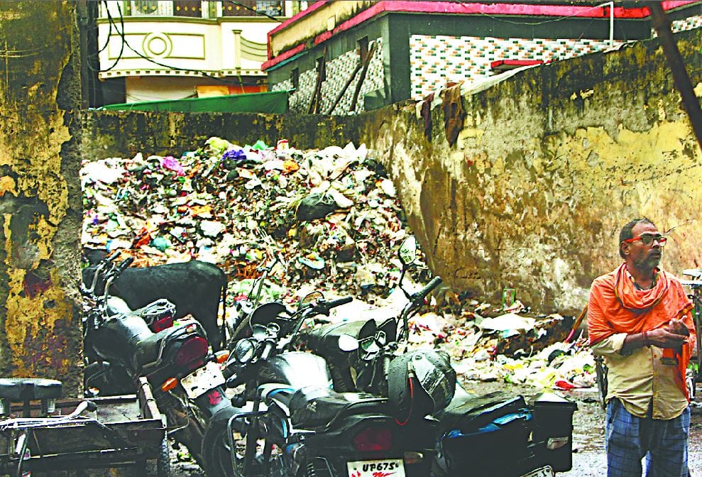 Municipal corporation varanasi claims Cleanliness but workers do not reach in reality difficult to live with stench