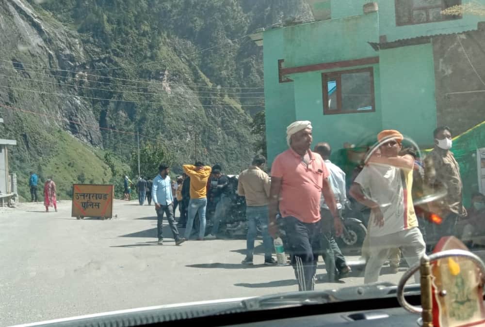 Chardham Yatra 2021: E pass Checking Create Problem for pilgrims photos